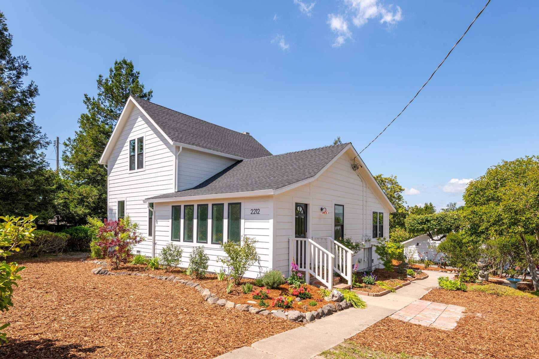2212 Magnolia Avenue, view 3
